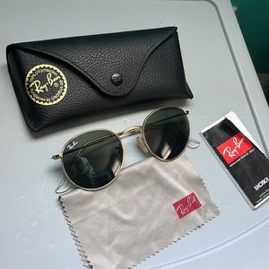 Ray-Ban Round Metal Sunglasses